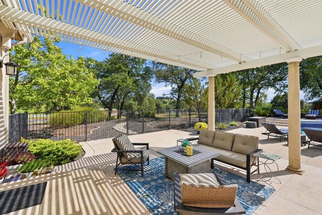 6458 Mitchell Rd, Shingle Springs, CA 95682