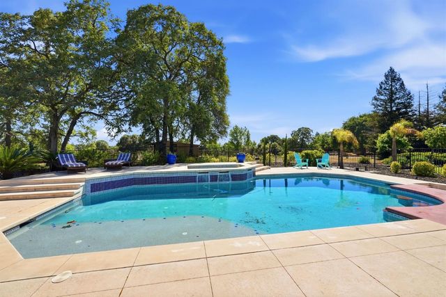 6458 Mitchell Rd, Shingle Springs, CA 95682