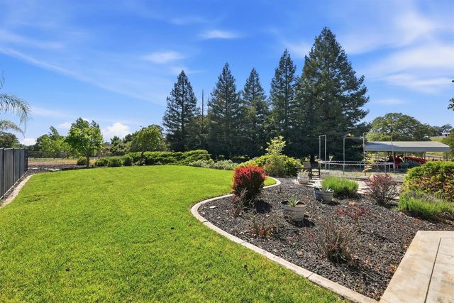 6458 Mitchell Rd, Shingle Springs, CA 95682