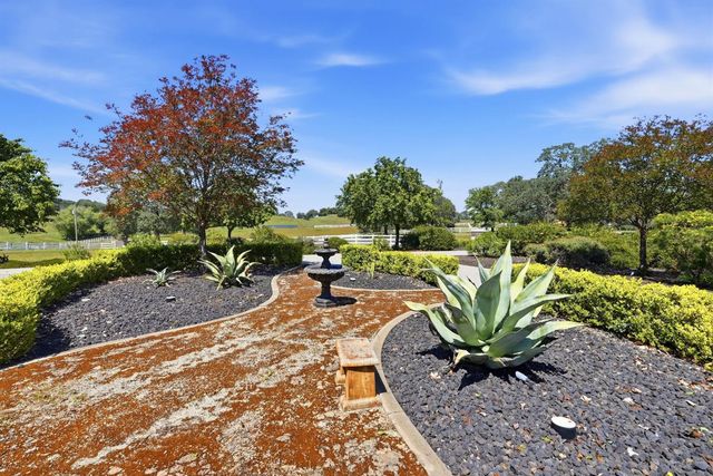 6458 Mitchell Rd, Shingle Springs, CA 95682
