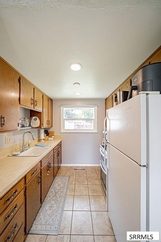 685 James Place, Idaho Falls, ID 83401
