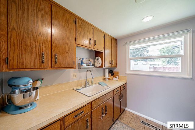 685 James Place, Idaho Falls, ID 83401