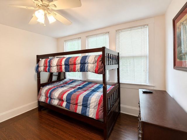 1012 W Adoue Street, Alvin, TX 77511