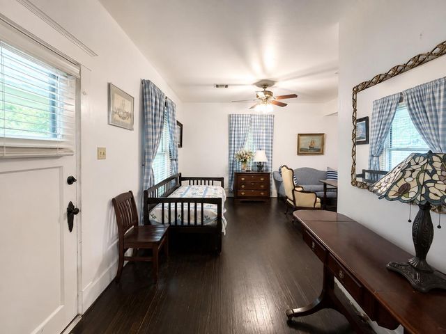 1012 W Adoue Street, Alvin, TX 77511