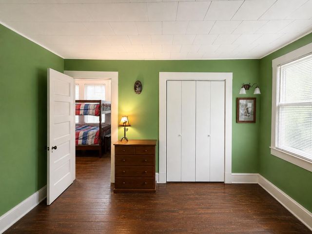 1012 W Adoue Street, Alvin, TX 77511