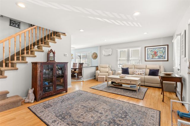 686 Adams Avenue, Lindenhurst, NY 11757