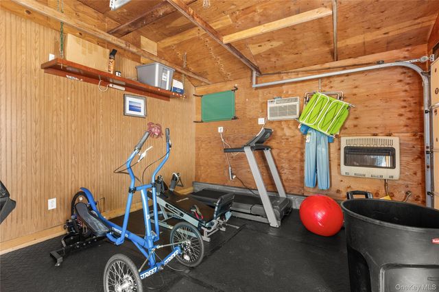 686 Adams Avenue, Lindenhurst, NY 11757