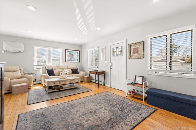 686 Adams Avenue, Lindenhurst, NY 11757