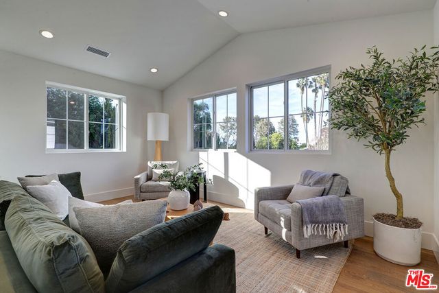 4241 Woodcliff Road, Sherman Oaks, CA 91403