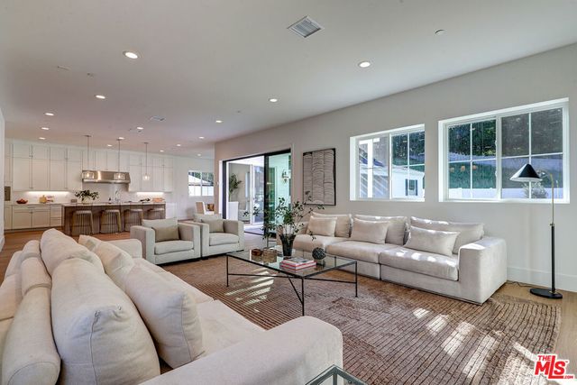 4241 Woodcliff Road, Sherman Oaks, CA 91403