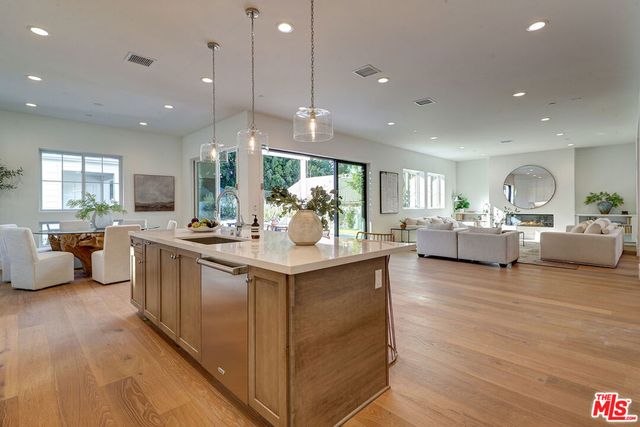 4241 Woodcliff Road, Sherman Oaks, CA 91403