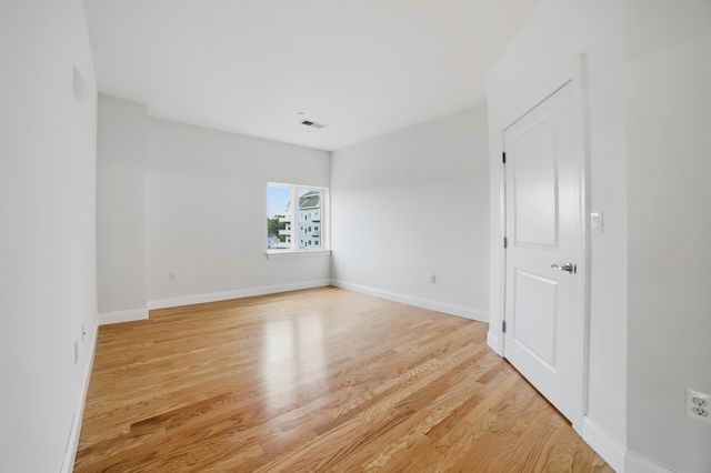 527 Pawtucket Blvd 608, Lowell, MA 01854