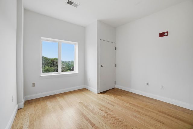 527 Pawtucket Blvd 608, Lowell, MA 01854