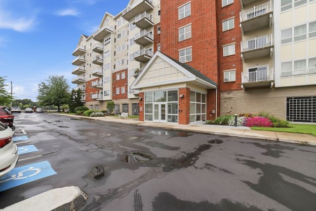 527 Pawtucket Blvd 608, Lowell, MA 01854