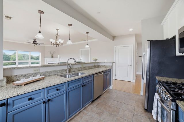 527 Pawtucket Blvd 608, Lowell, MA 01854