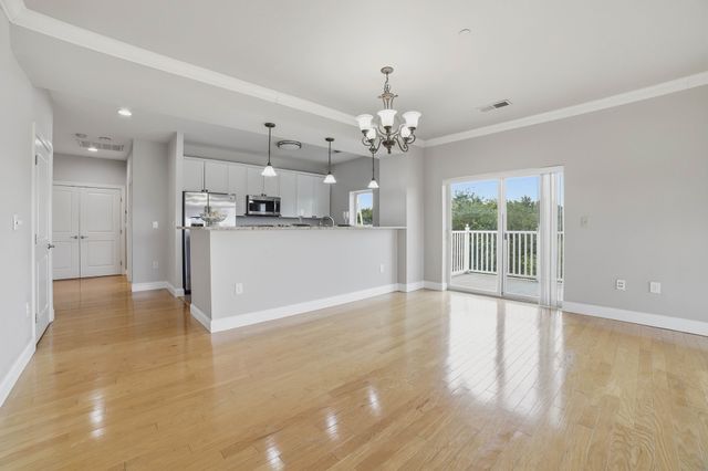 527 Pawtucket Blvd 608, Lowell, MA 01854