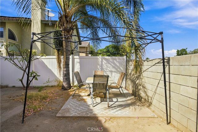 11515 Aberdeen Dr, Fontana, CA 92337