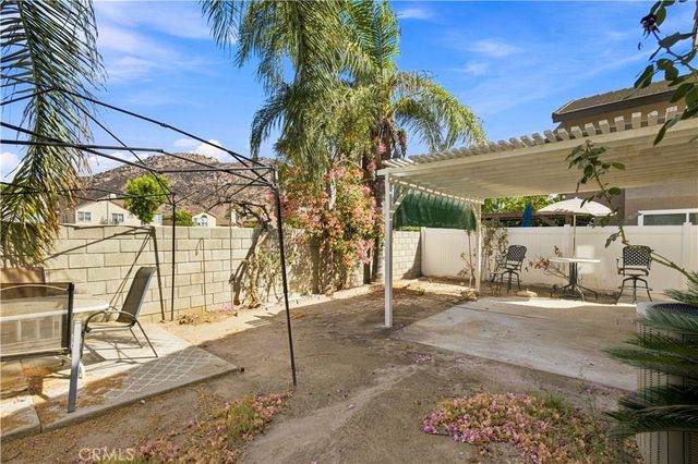 11515 Aberdeen Dr, Fontana, CA 92337
