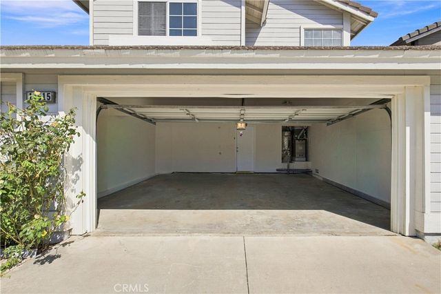 11515 Aberdeen Dr, Fontana, CA 92337