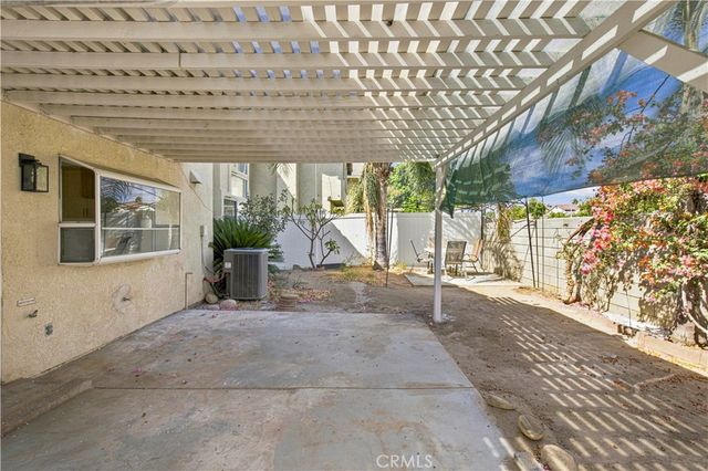 11515 Aberdeen Dr, Fontana, CA 92337
