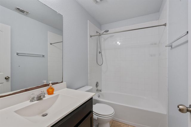 124 Denton DR, Hutto, TX 78634