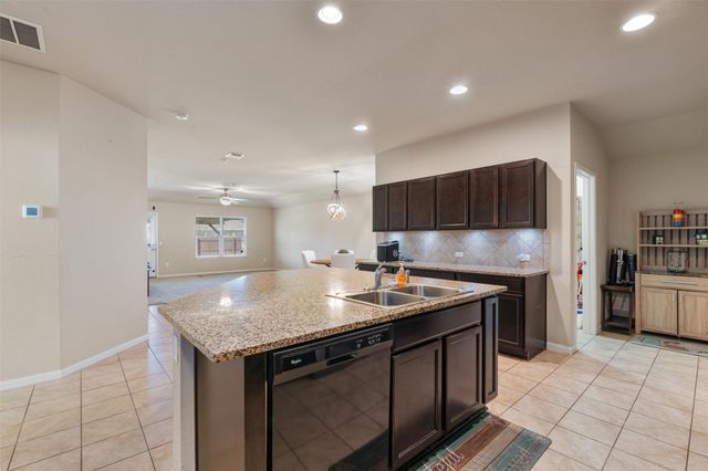 124 Denton DR, Hutto, TX 78634