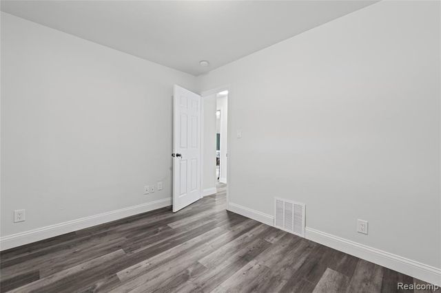 8044 Pelham Road, Taylor, MI 48180
