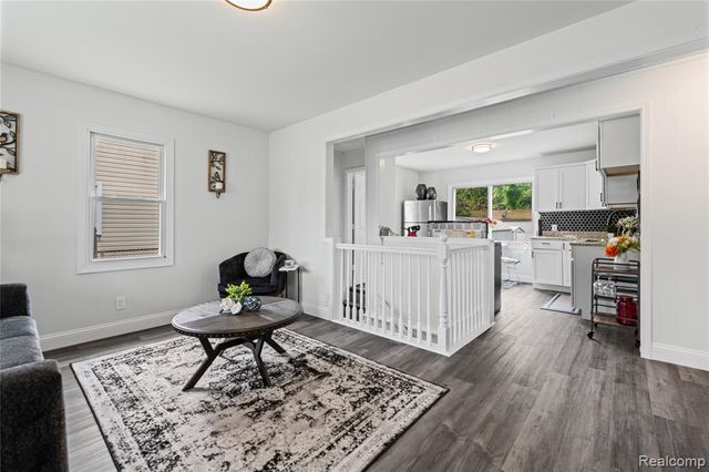8044 Pelham Road, Taylor, MI 48180
