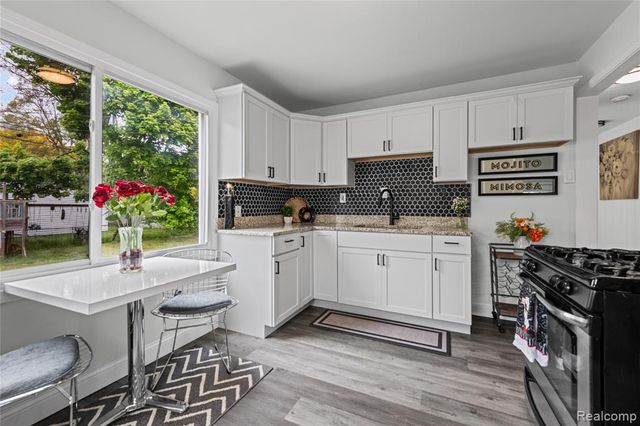 8044 Pelham Road, Taylor, MI 48180