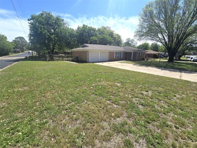 1144 Norwood Drive, Hurst, TX 76053