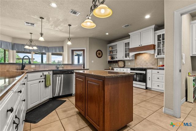 330 Ferryboat Lane, New Braunfels, TX 78130