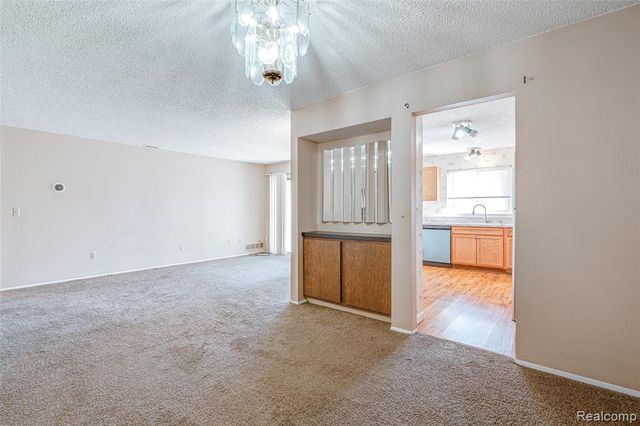 27845 Berrywood Lane, Farmington, MI 48334