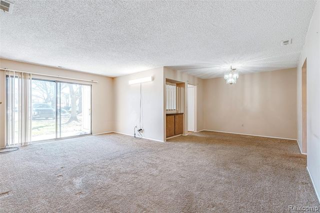 27845 Berrywood Lane, Farmington, MI 48334