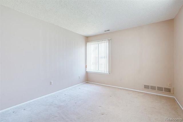 27845 Berrywood Lane, Farmington, MI 48334