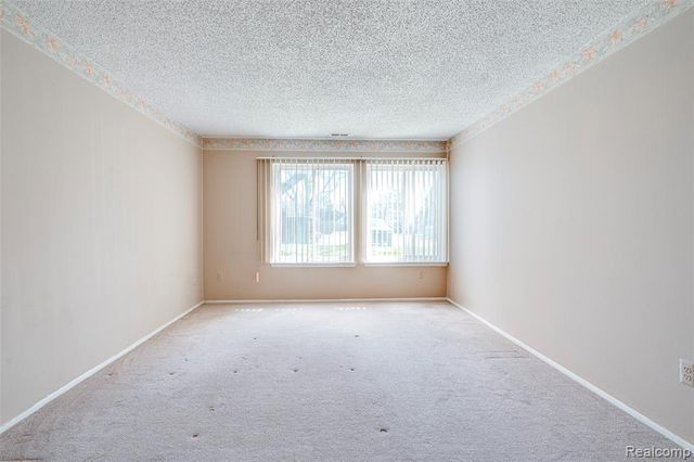 27845 Berrywood Lane, Farmington, MI 48334