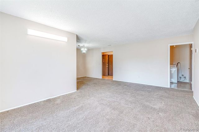 27845 Berrywood Lane, Farmington, MI 48334
