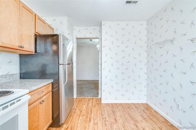 27845 Berrywood Lane, Farmington, MI 48334