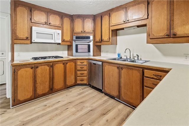 704 Beverly Drive, Harrison, AR 72601