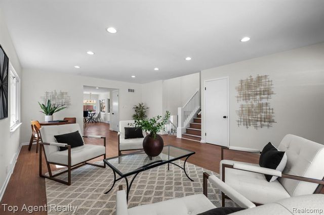 23701 Marlow Street, Oak Park, MI 48237