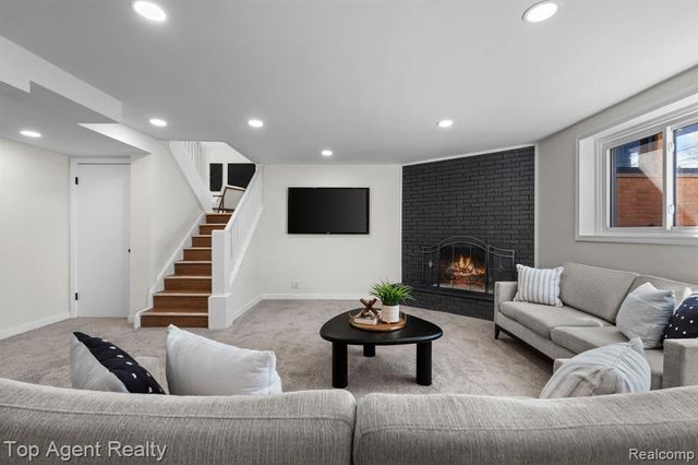 23701 Marlow Street, Oak Park, MI 48237