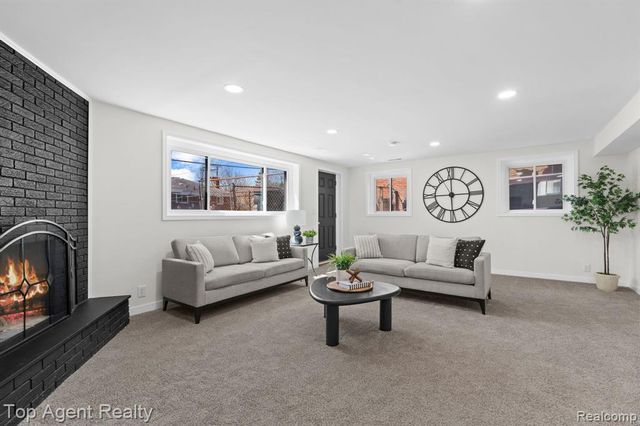 23701 Marlow Street, Oak Park, MI 48237