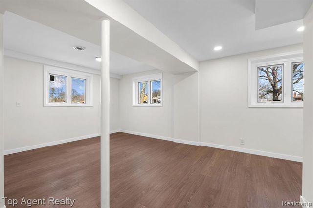 23701 Marlow Street, Oak Park, MI 48237