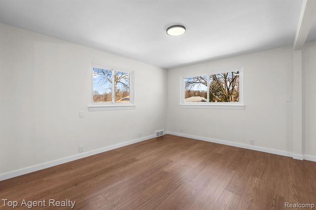 23701 Marlow Street, Oak Park, MI 48237