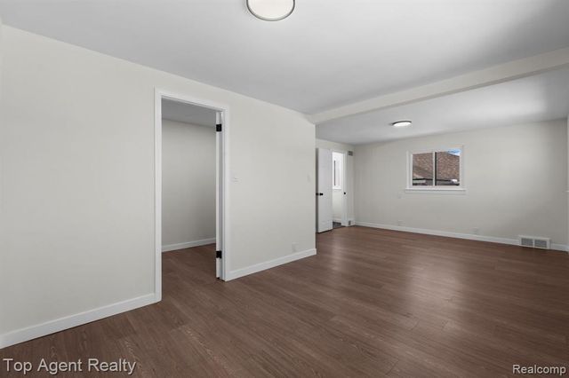 23701 Marlow Street, Oak Park, MI 48237