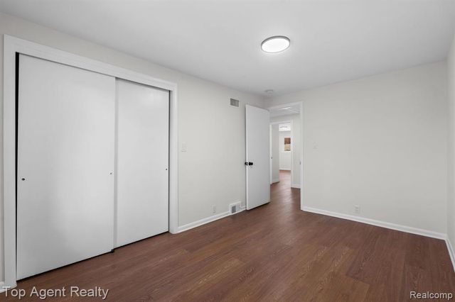 23701 Marlow Street, Oak Park, MI 48237