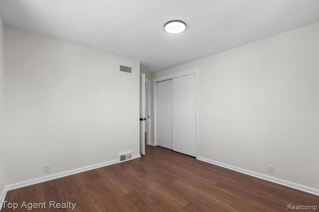 23701 Marlow Street, Oak Park, MI 48237