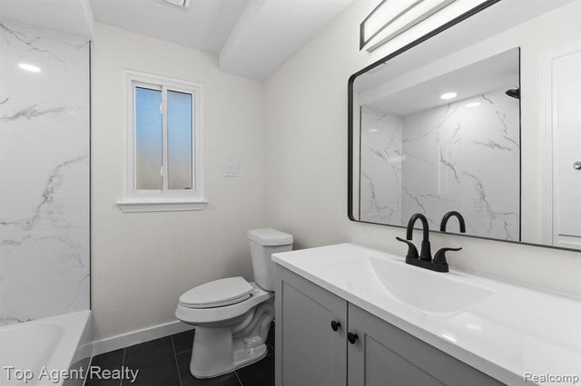 23701 Marlow Street, Oak Park, MI 48237