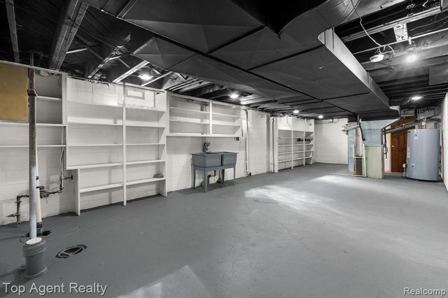 23701 Marlow Street, Oak Park, MI 48237