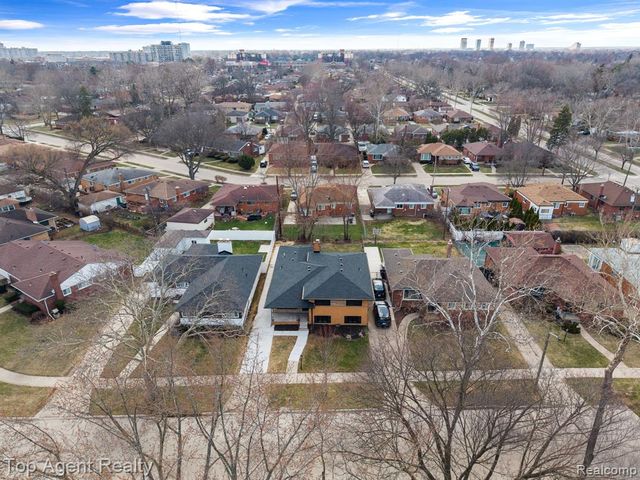 23701 Marlow Street, Oak Park, MI 48237