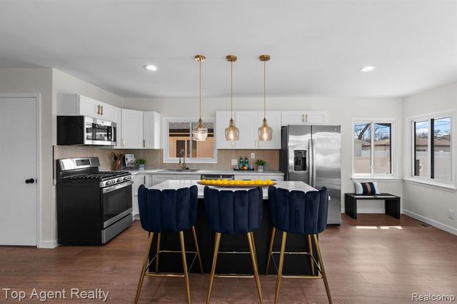 23701 Marlow Street, Oak Park, MI 48237